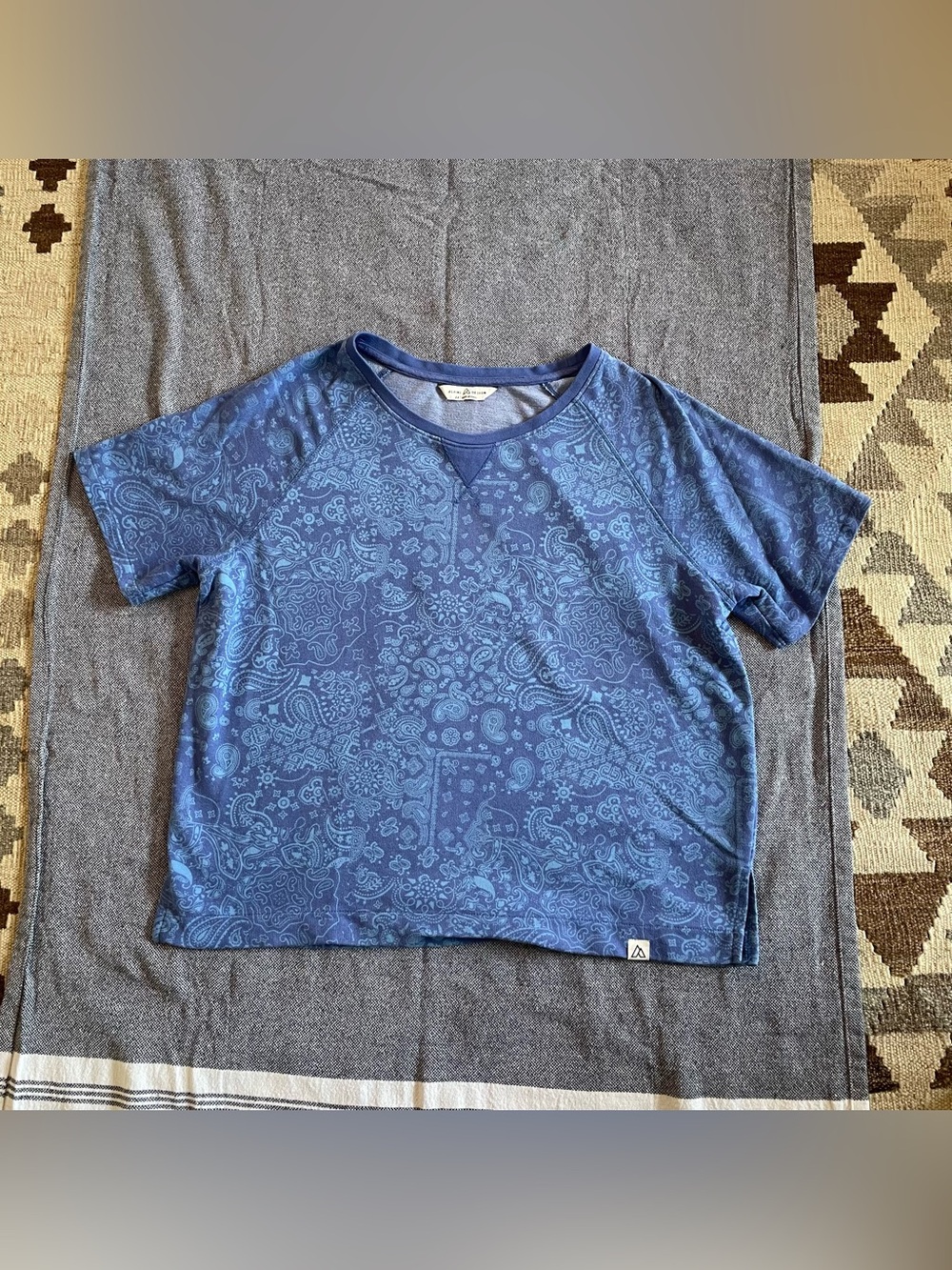 Alpine Designs Short Sleeve Sweatshirt Bandana Print